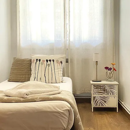 Comfortable Apartment, 3 Bedrooms With Ac Camp Nou